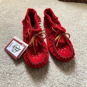 New Bastien Industries Bright Red Moccasins sz 7 womens